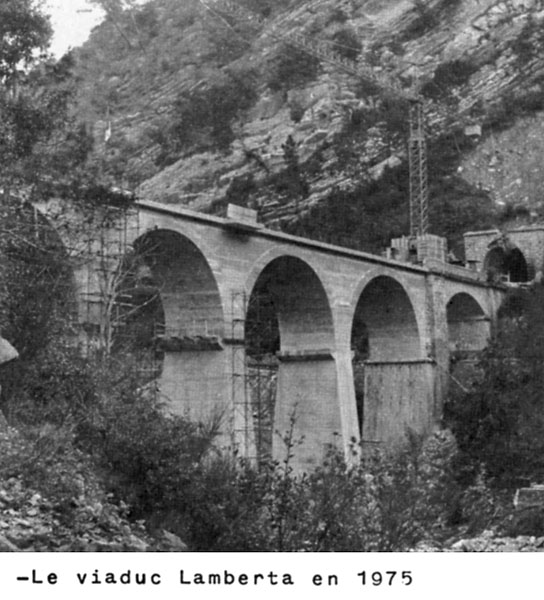 La linea del Tenda durante la ricostruzione - Viadotto Lamberta, 1975.