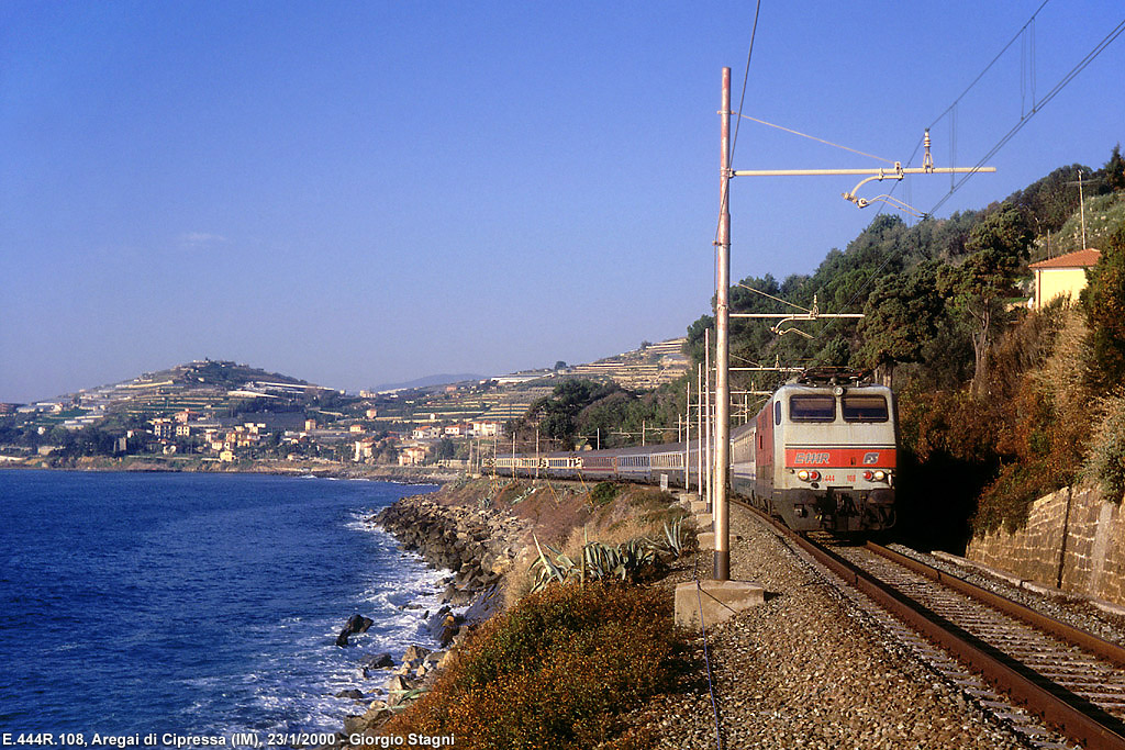 La Riviera verso il terzo millennio, intorno alla galleria infinita - Aregai di Cipressa.