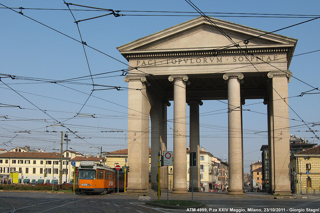 Tram a Milano - P.za 24 Maggio.