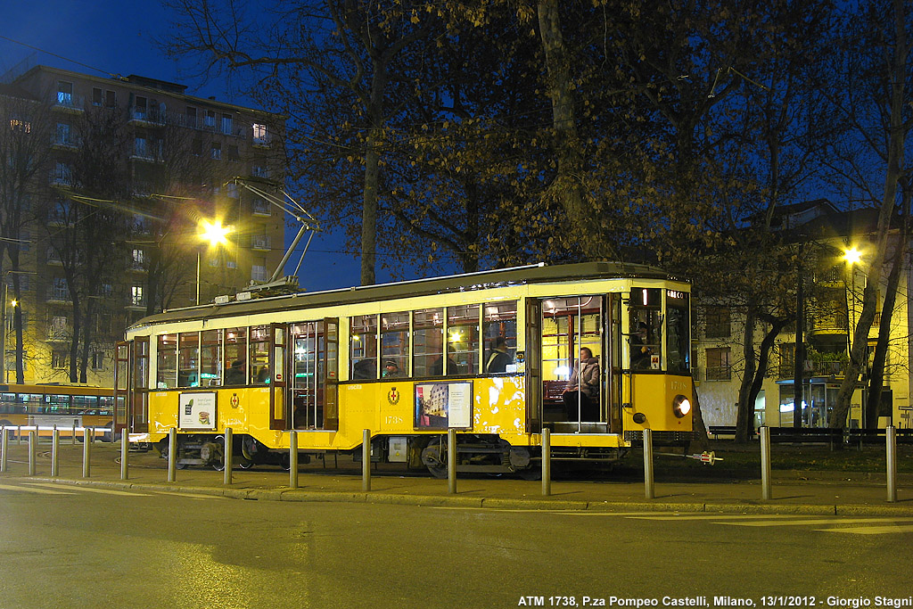 Verso sera - Piazza P. Castelli.