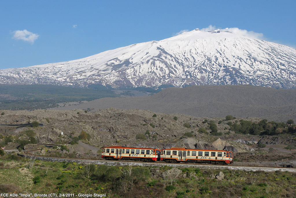 Intorno al vulcano - Bronte (le <i>sciare</i>).