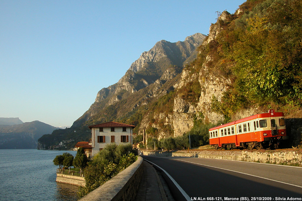 Di treno e di lago. - Marone.