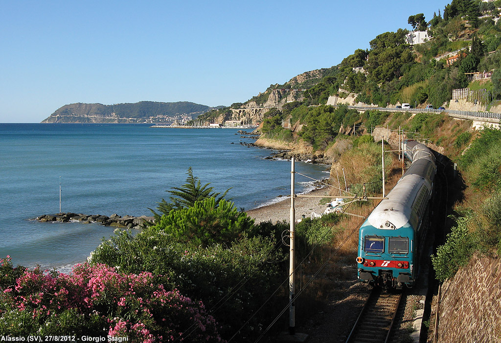 Estate 2012 - Di alba e di Intercity - Alassio.