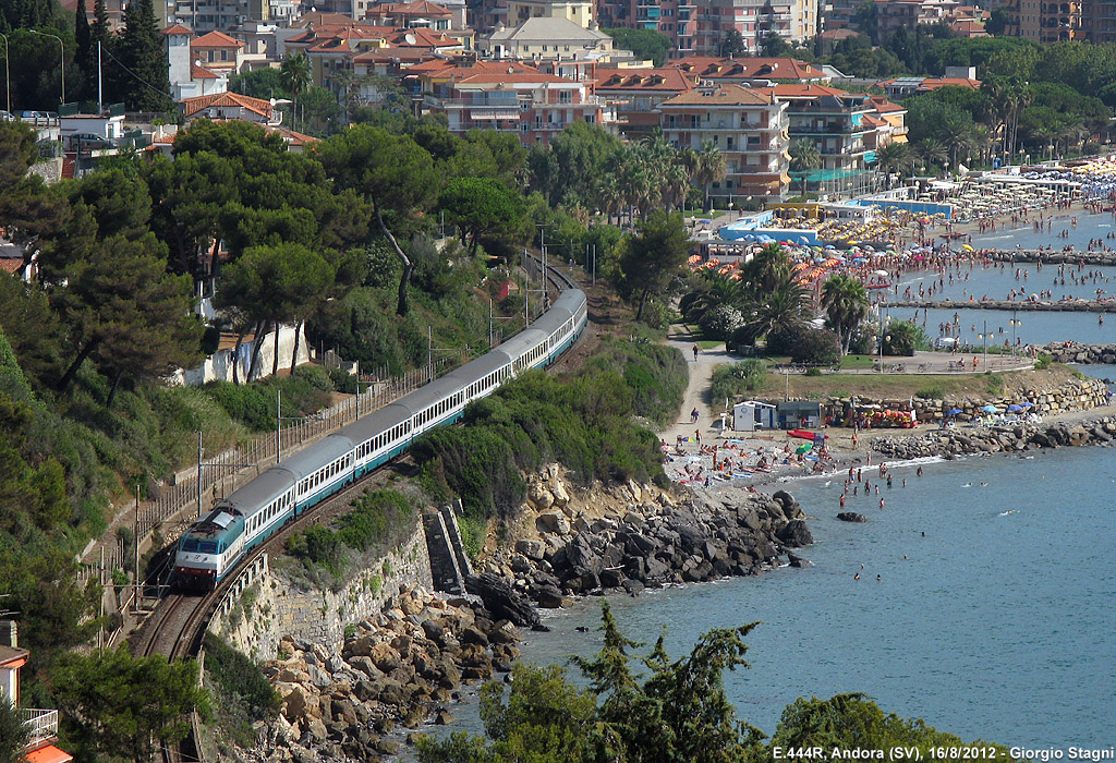 Estate 2012 - Di alba e di Intercity - Andora.