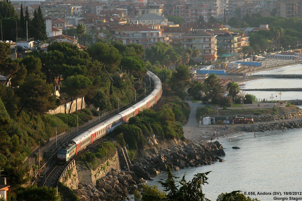 Estate 2012 - Di alba e di Intercity - Andora.