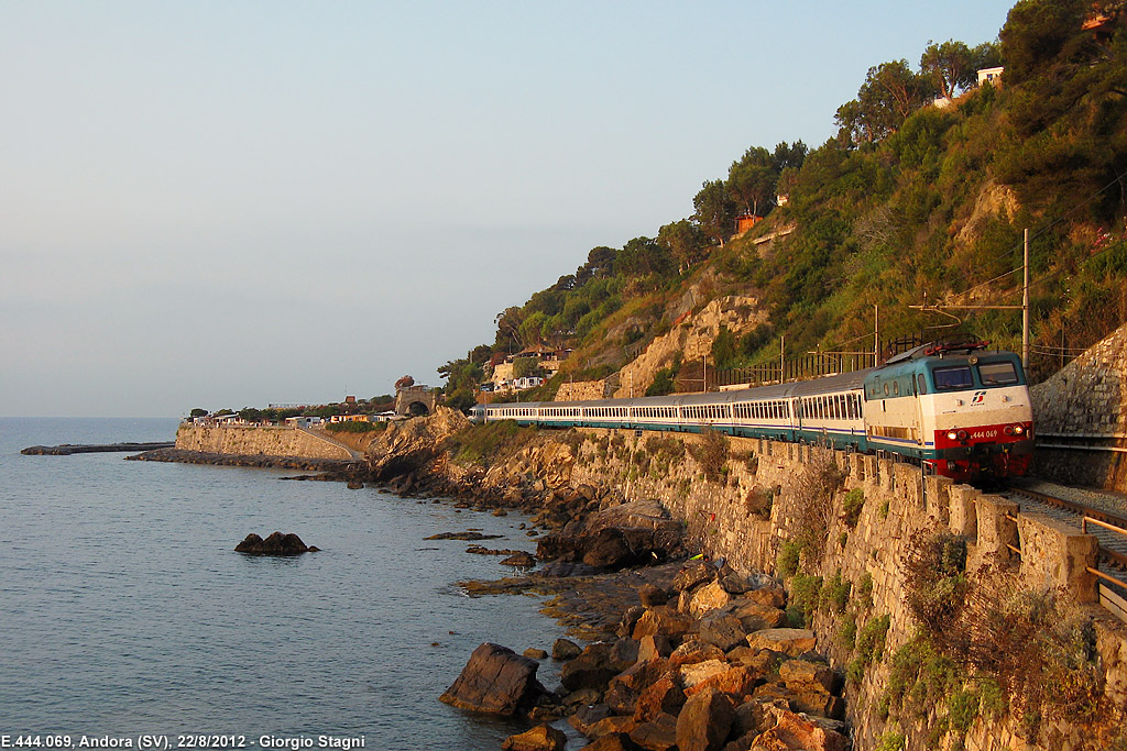 Estate 2012 - Di alba e di Intercity - Andora.