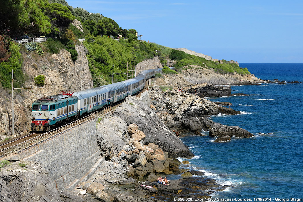 Treni di pellegrini - Cervo.