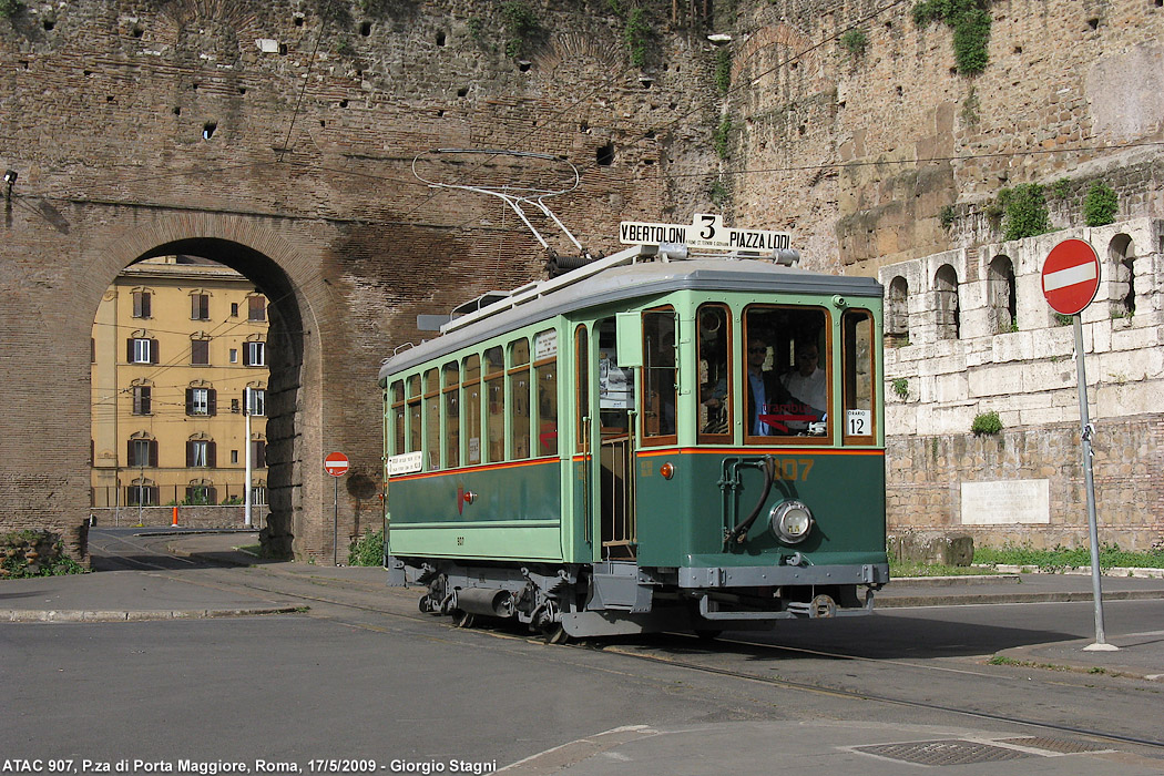 I tram storici e il Museo di Porta S.Paolo - P.za Porta Maggiore.