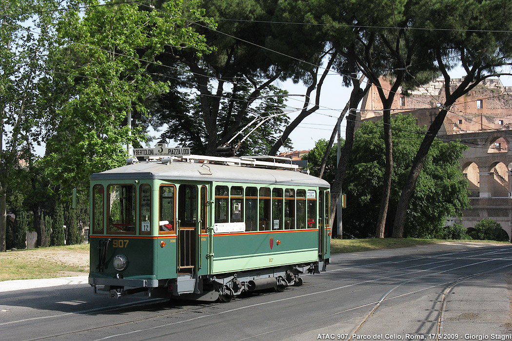 I tram storici e il Museo di Porta S.Paolo - Parco del Celio.