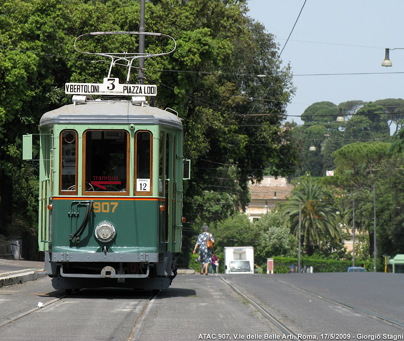 I tram storici e il Museo di Porta S.Paolo - V.le delle Belle Arti.