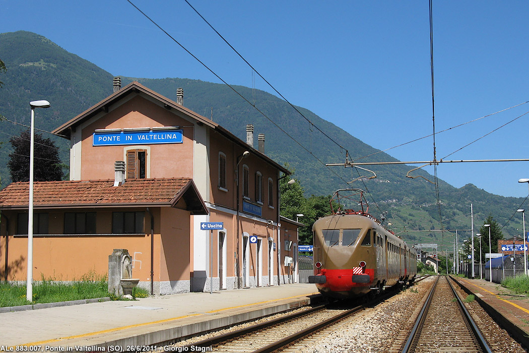 ALe 883.007 in Valtellina (2011) - Ponte in Valtellina.