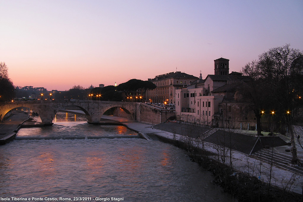 Lungo il Tevere - Isola Tiberina.