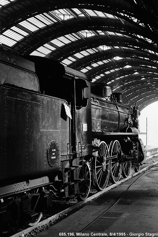 Vapore tra storia e paesaggio - Milano Centrale