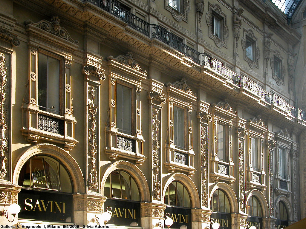 Finestre e ore - Galleria Vittorio Emanuele II.