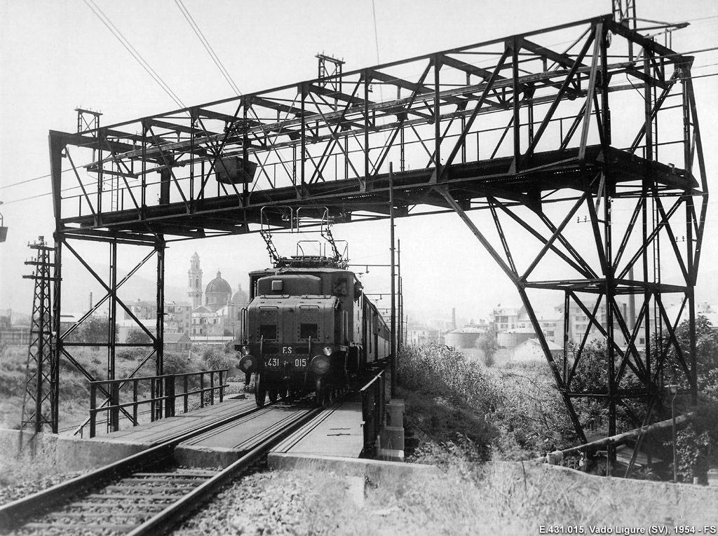 Il treno fotografico del 1954 - Vado Ligure.