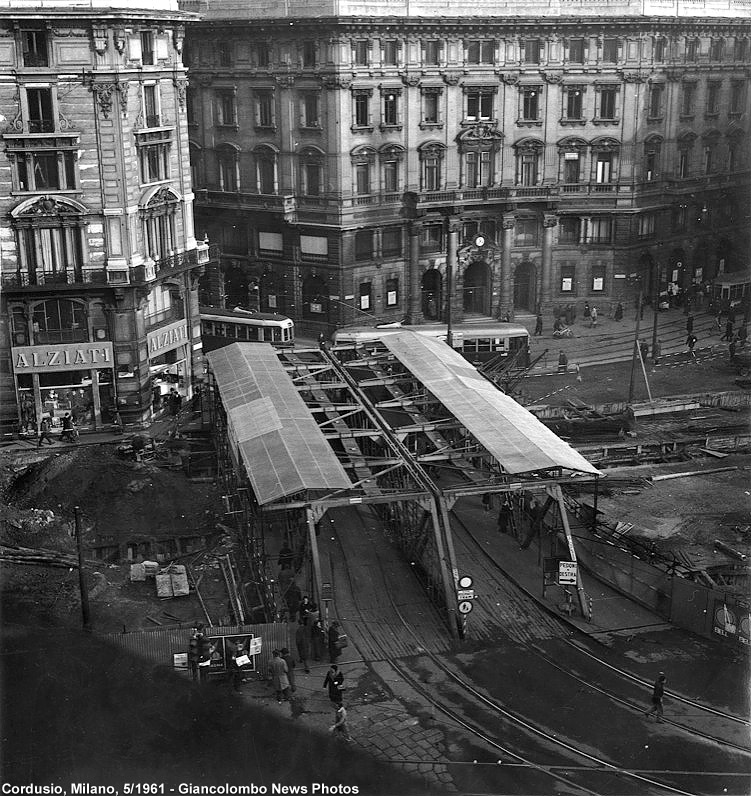 Arriva la metropolitana - Cordusio.