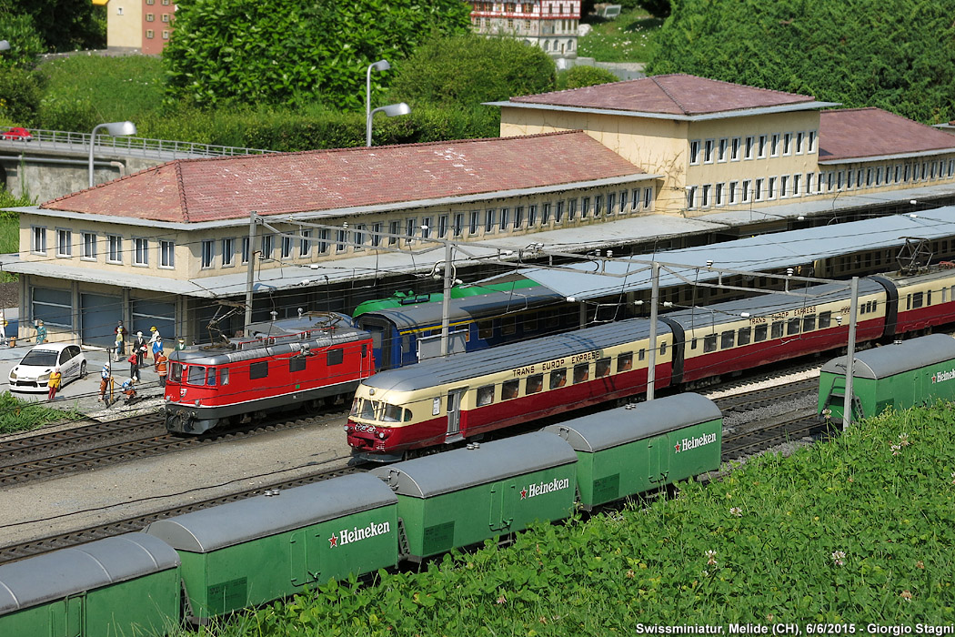 Swissminiatur - Re 4/4 e TEE RAe.