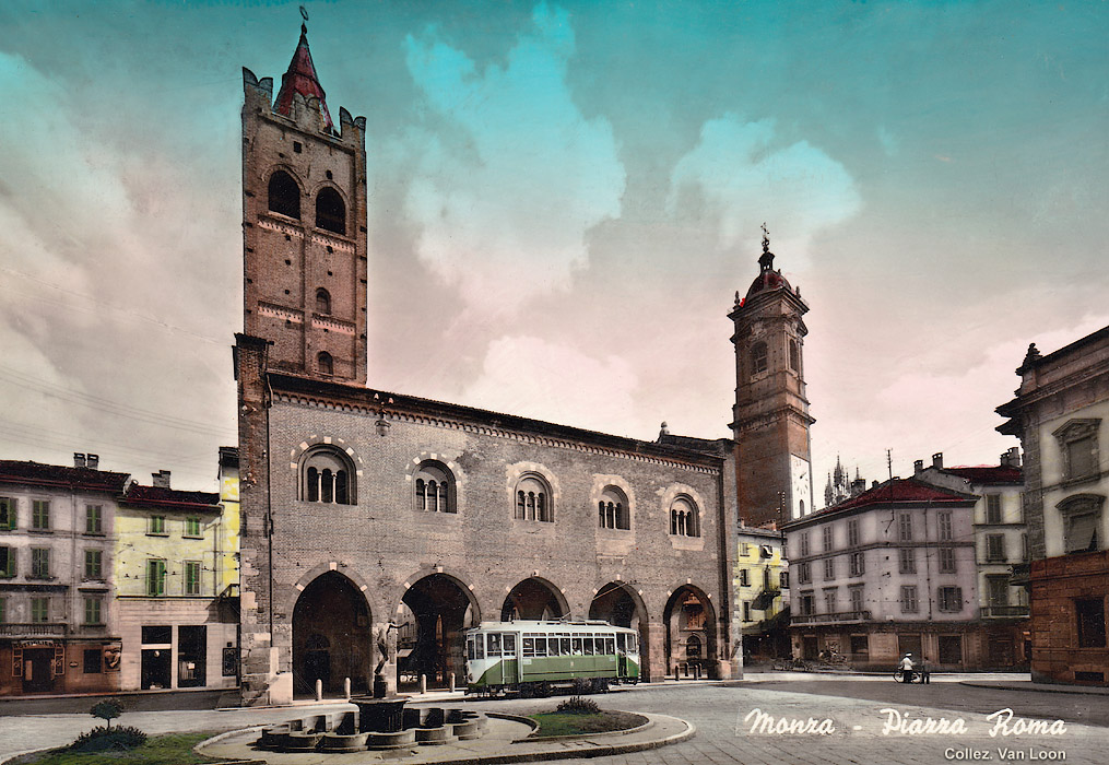 Il servizio interurbano - Monza. Piazza Roma.