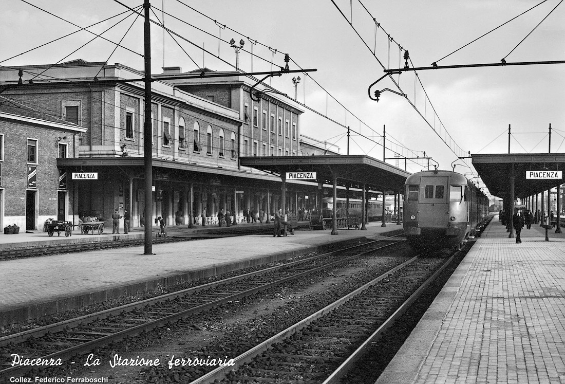 Elettromotrici in cartolina - Piacenza.