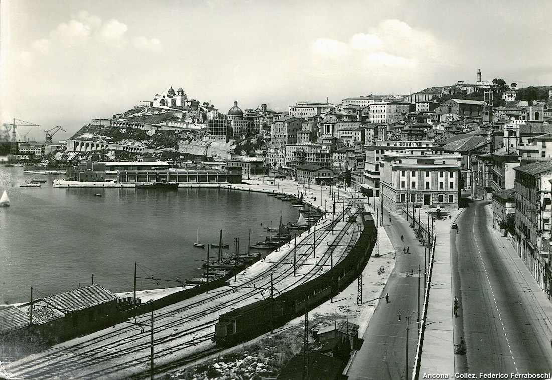 Locomotive in cartolina - Ancona.