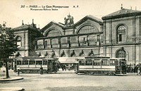 Tram elettrici a terza rotaia - Paris Gare Montparnasse.