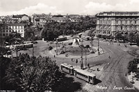 Tram a Milano - Largo Cairoli.