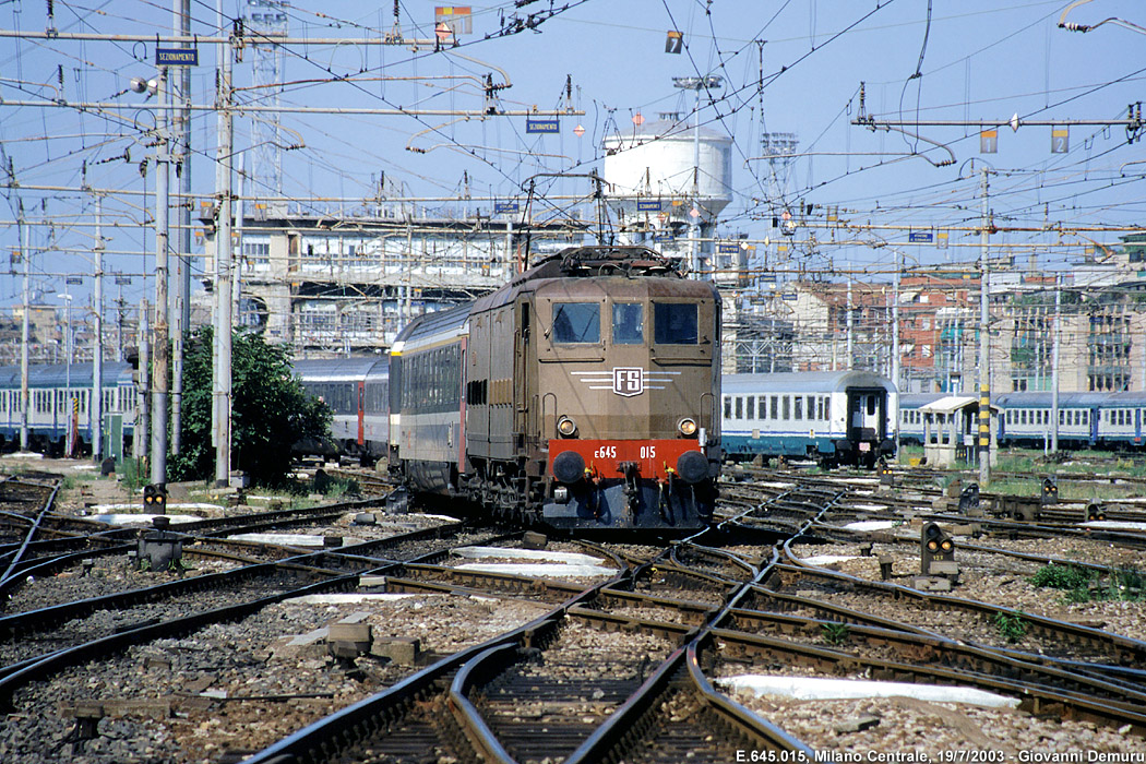 Trazione elettrica intorno a Milano - Milano Centrale.