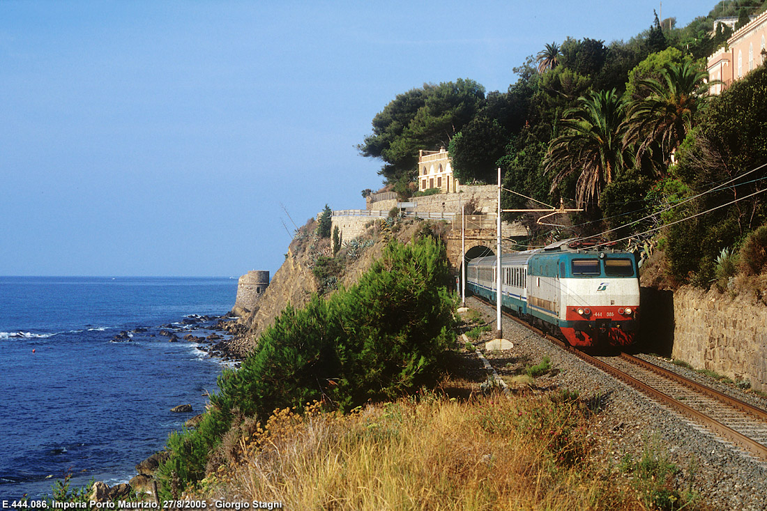 La Riviera verso il terzo millennio, intorno alla galleria infinita - Prarola.