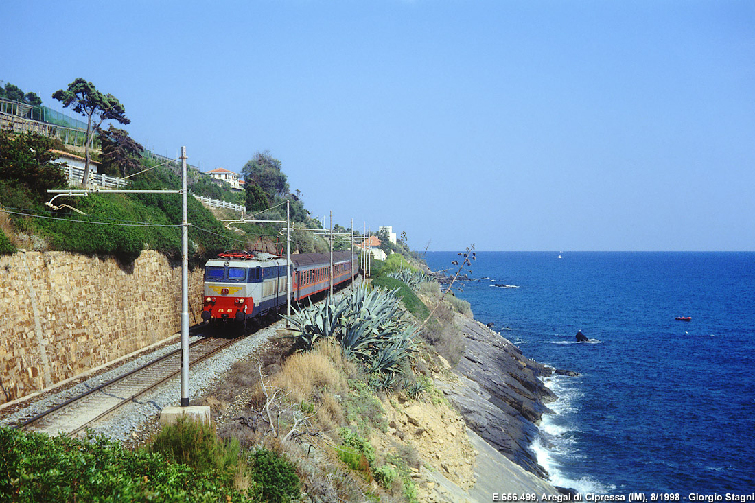 La Riviera verso il terzo millennio, intorno alla galleria infinita - Aregai di Cipressa.