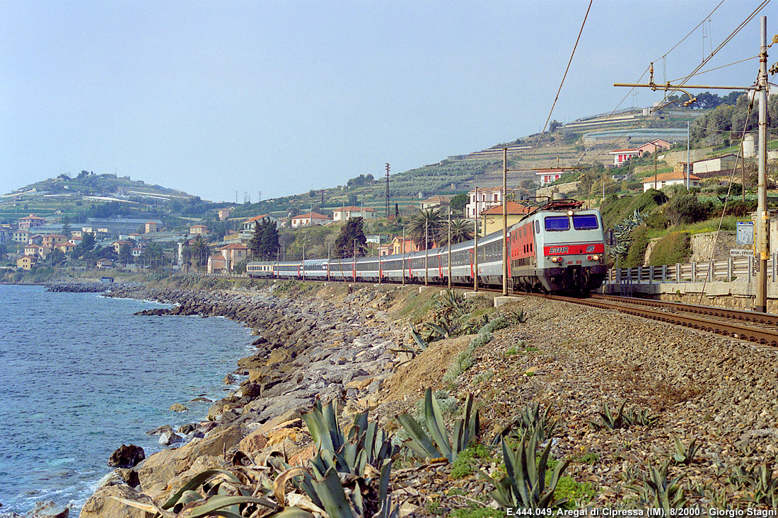 Servizi internazionali in Riviera - Aregai di Cipressa.