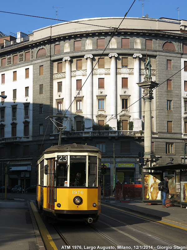 Tram a Milano - Largo Augusto.