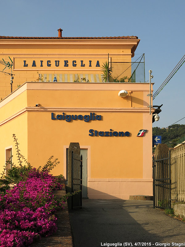 Iscrizioni sulla parete - Laigueglia.