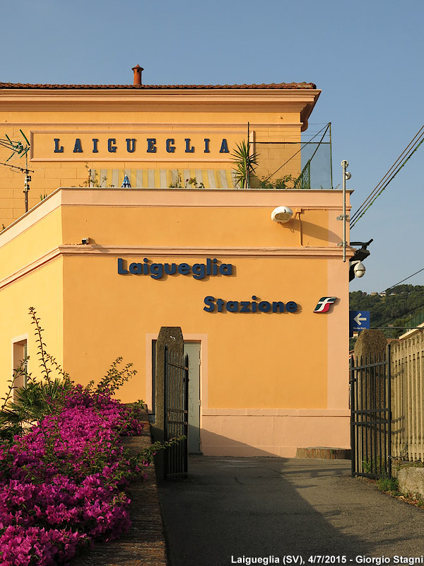 Iscrizioni sulla parete - Laigueglia.