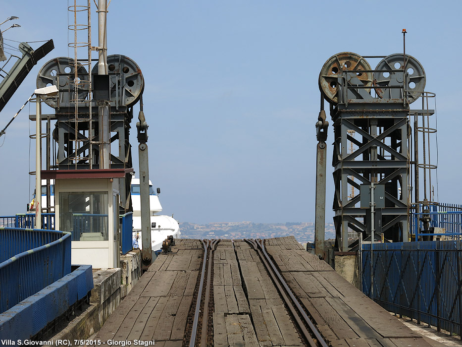 Ferry-Boat - Villa S.Giovanni.