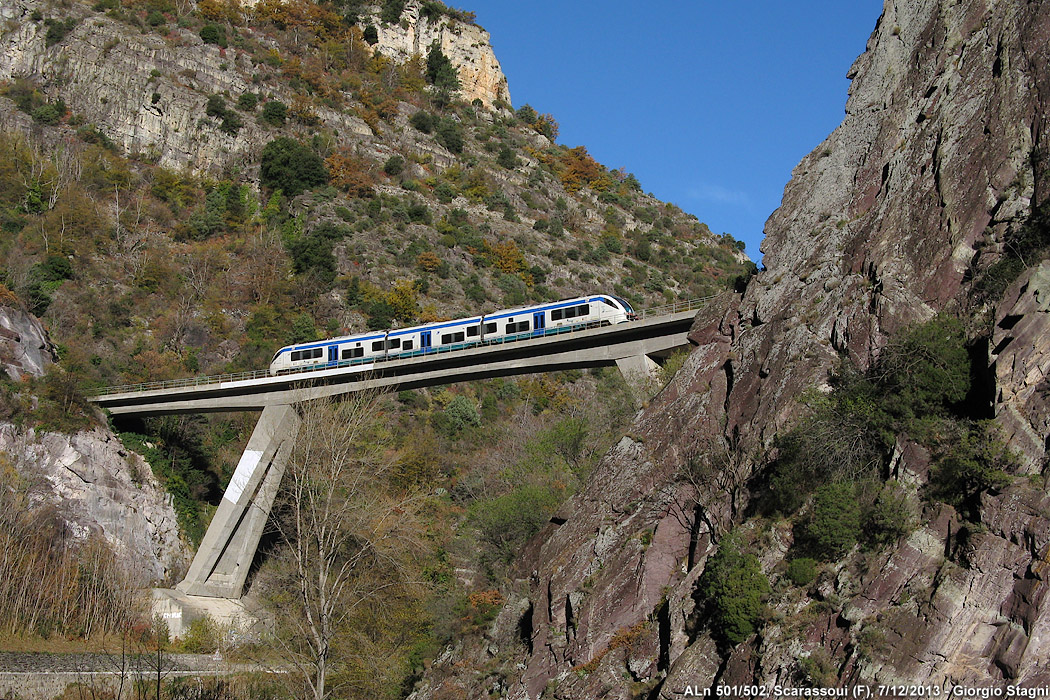 La terra e la ferrovia - Scarassoui.