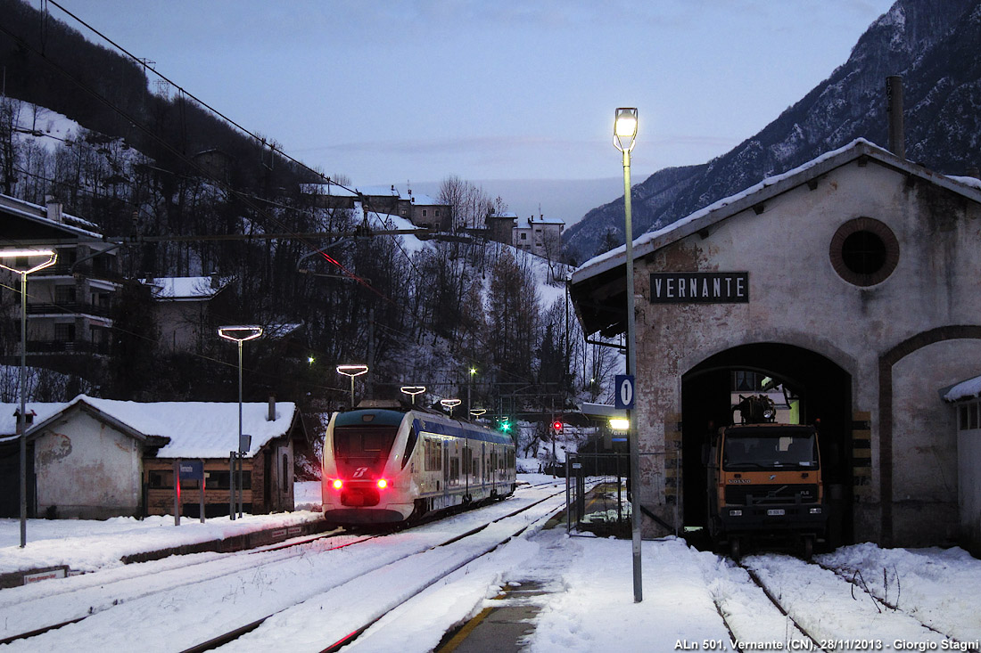 Cuneo-Ventimiglia: l'inverno 2013 - Vernante.