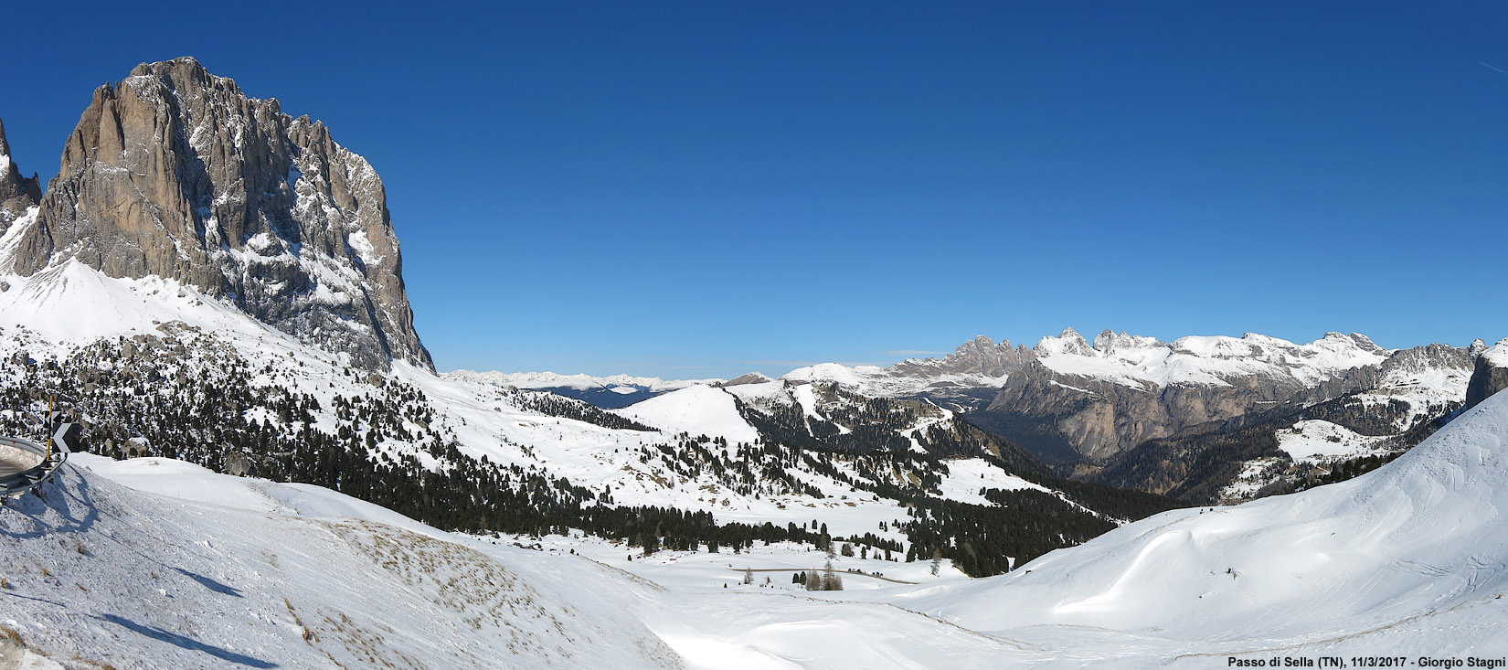 Intorno al passo Sella - Passo Sella.