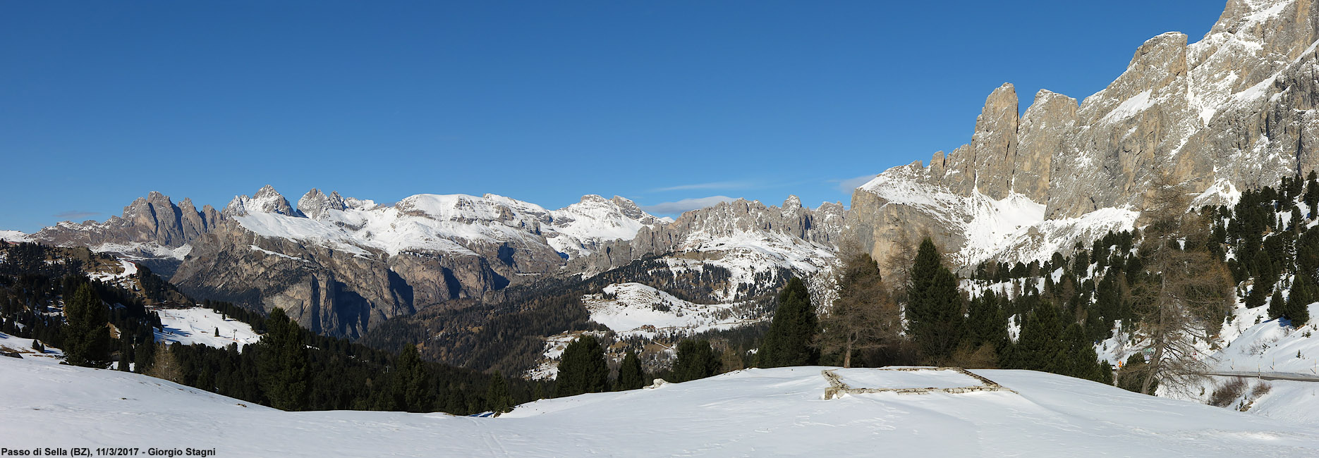 Intorno al passo Sella - Passo Sella.