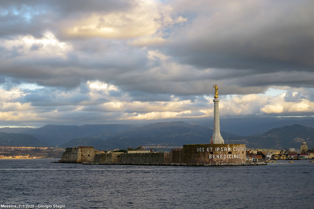 Attraverso lo Stretto - Messina.