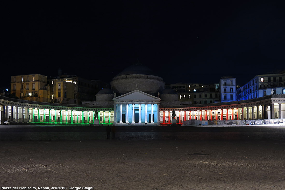 Napoli - Piazza del Plebiscito.