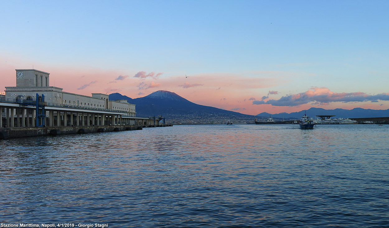 Napoli - Stazione Marittima.