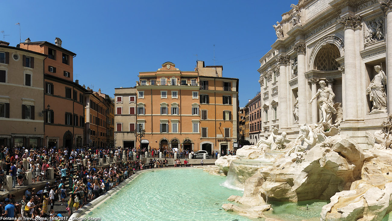 Roma nell'estate - Fontana di Trevi.