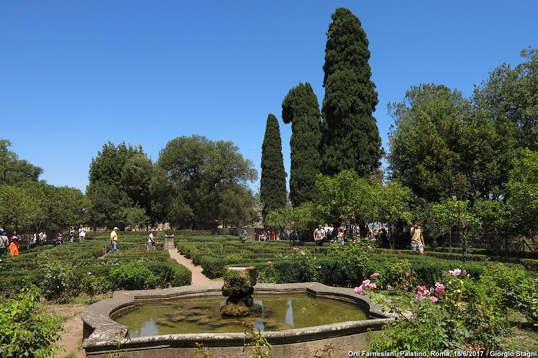 Roma nell'estate - Orti Farnesiani.