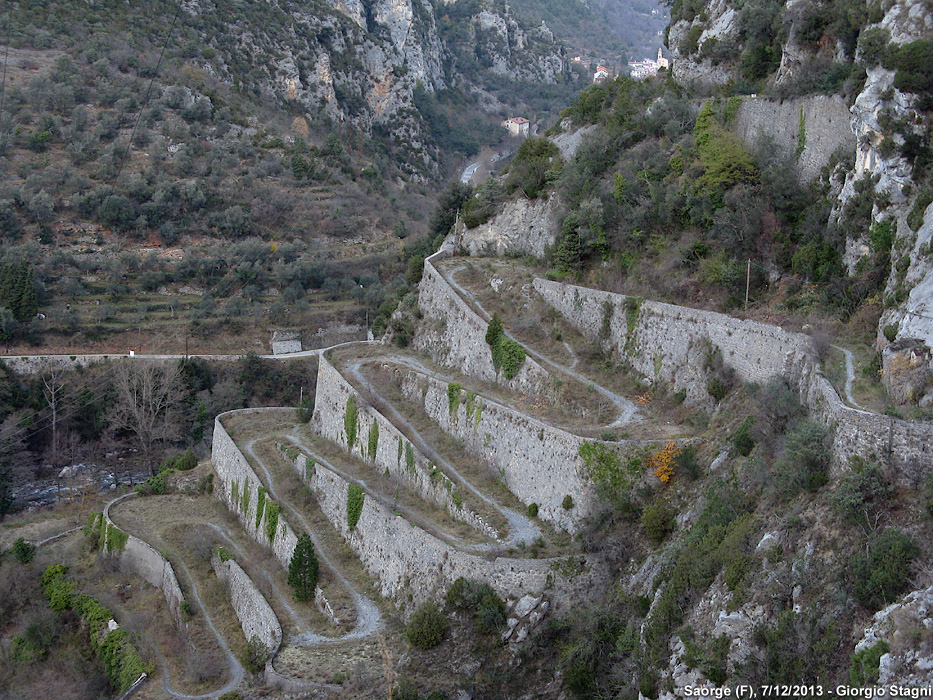 Cuneo-Ventimiglia: l'inverno 2013 - Saorge.