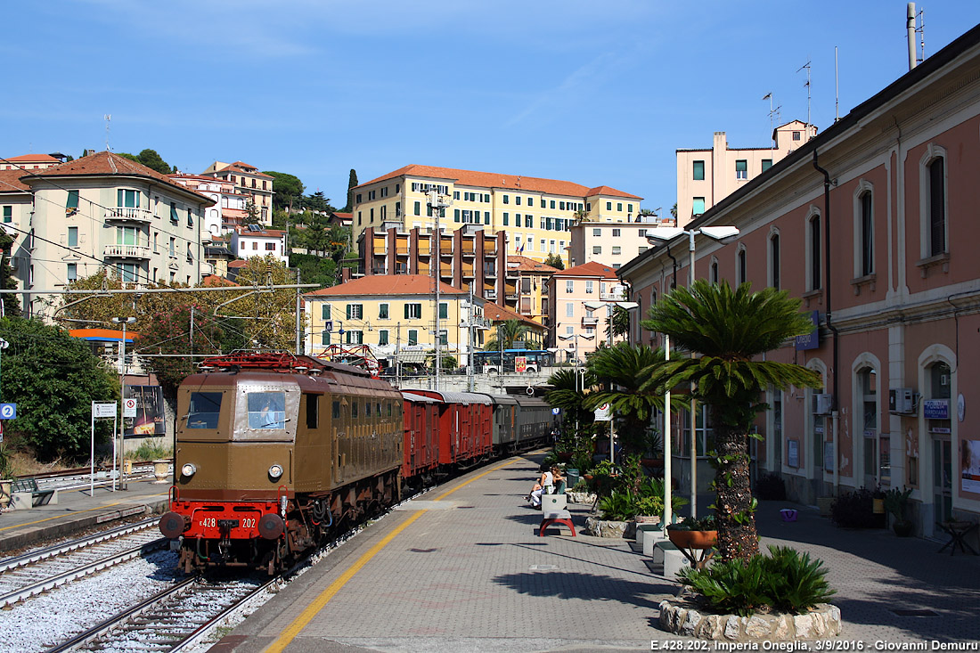 E.428.202 in Riviera - Imperia Oneglia.