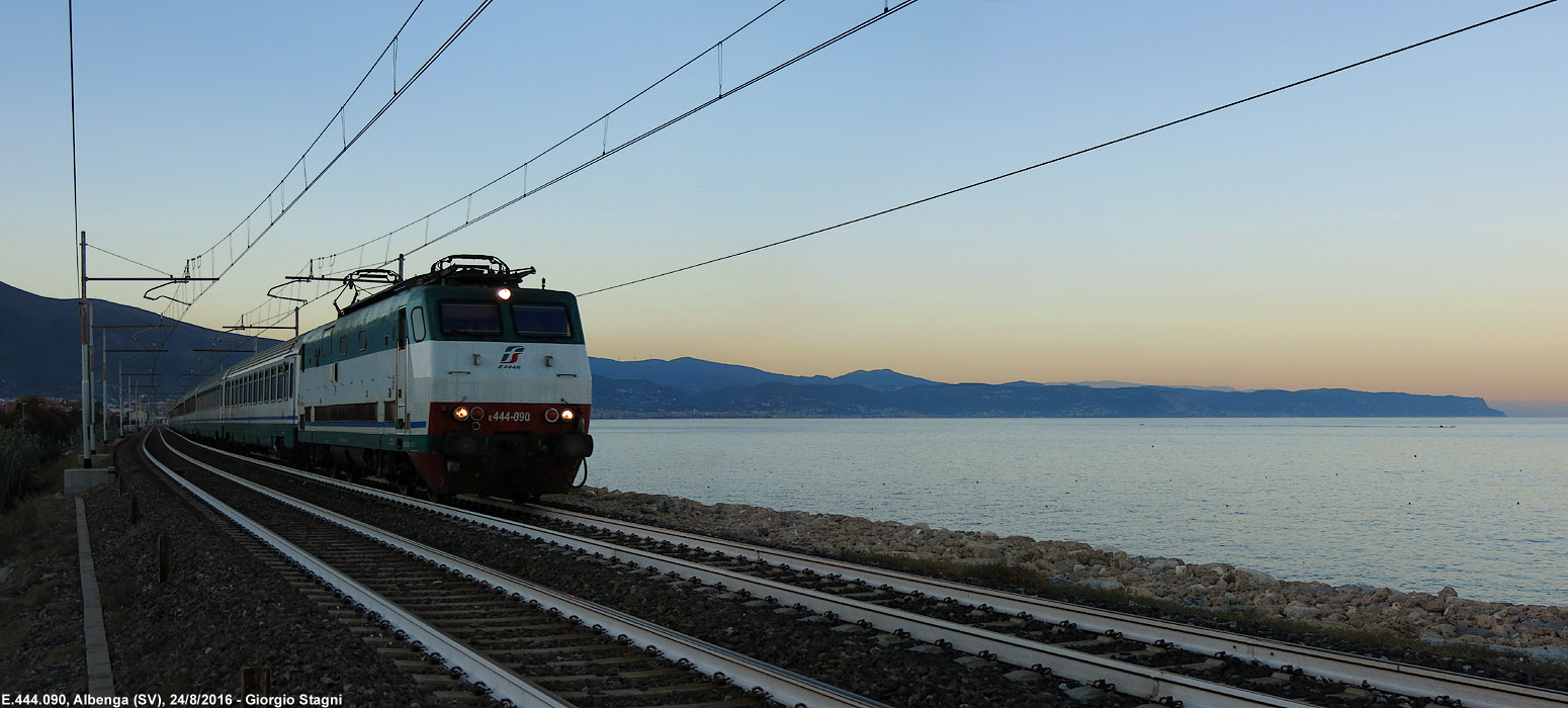 Di mare e di treno - Albenga.