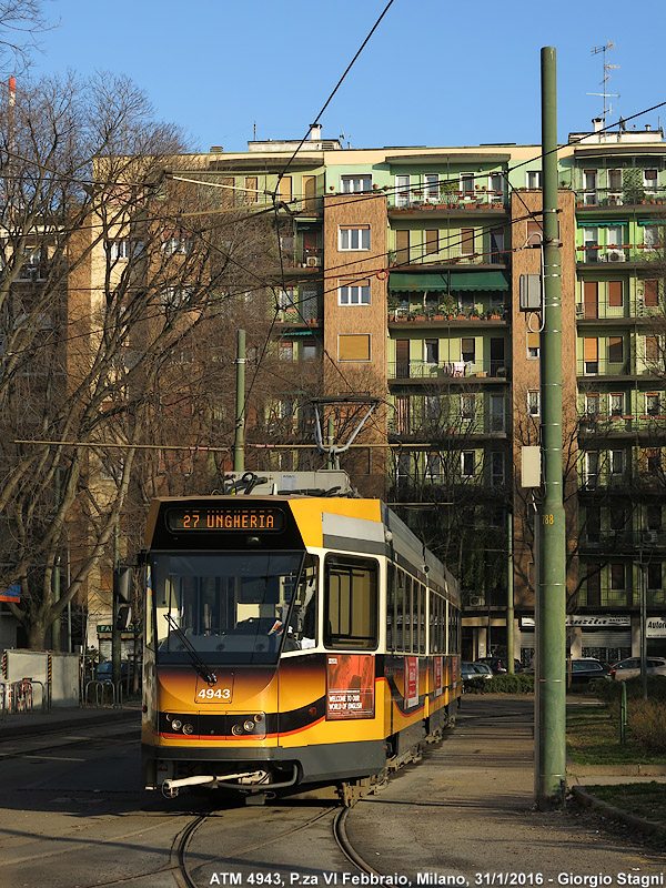 Tram a Milano 2016 - Piazza VI Febbraio.