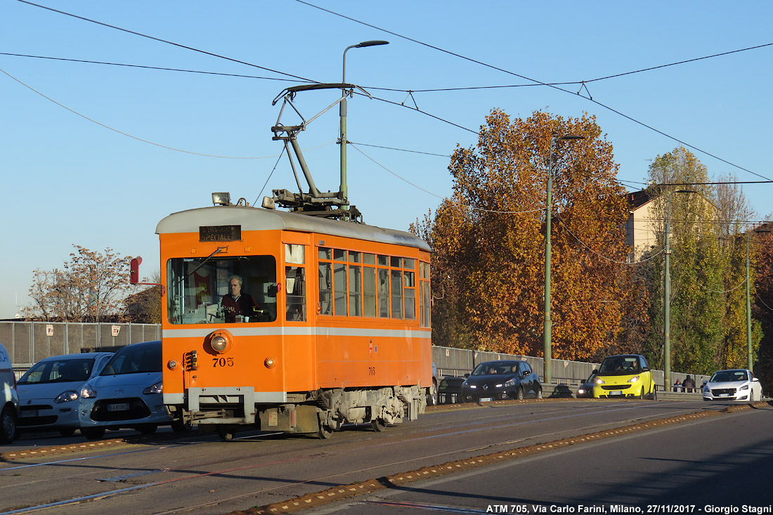 L'autunno - Via Farini.