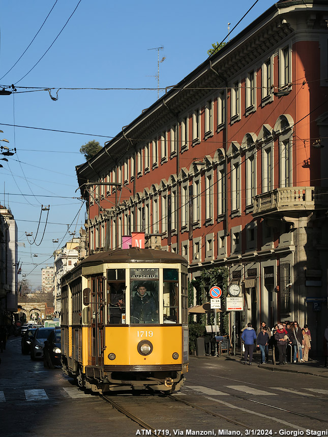 Tram a Milano 2024 - Via Manzoni.