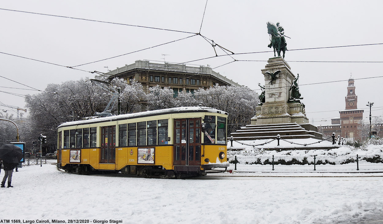 Dicembre 2020 in bianco e giallo - Cairoli.